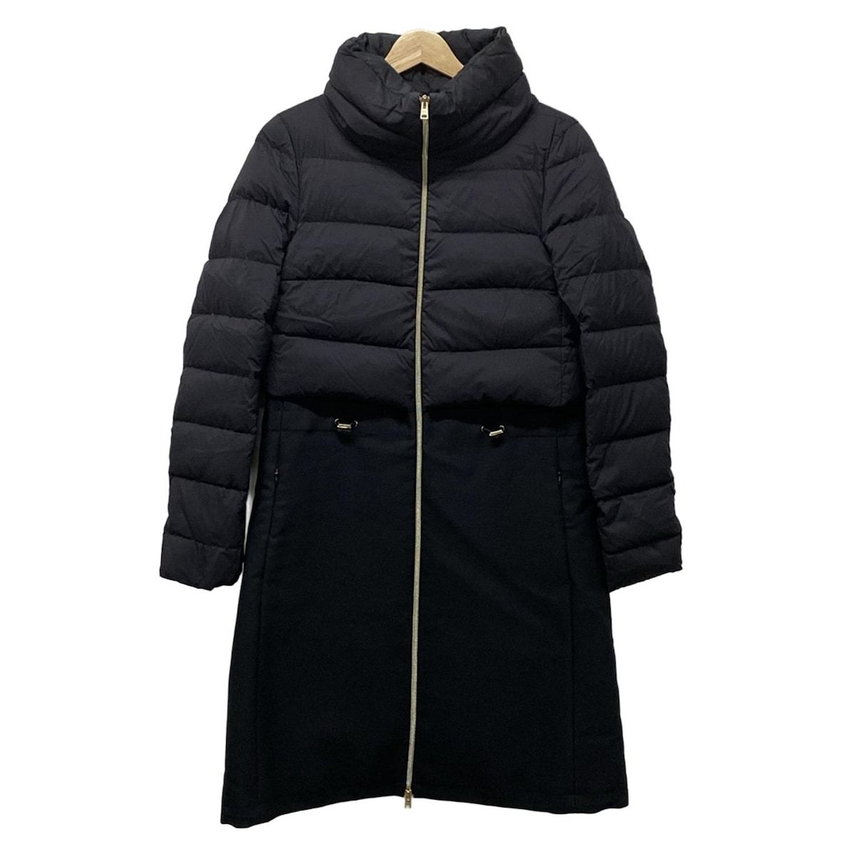 HERNO ヘルノ ダウンコート 黒 40(M位) 4111725A0013 HERNO(ヘルノ) ダウンコート サイズ40 M レディース - 黒 長袖