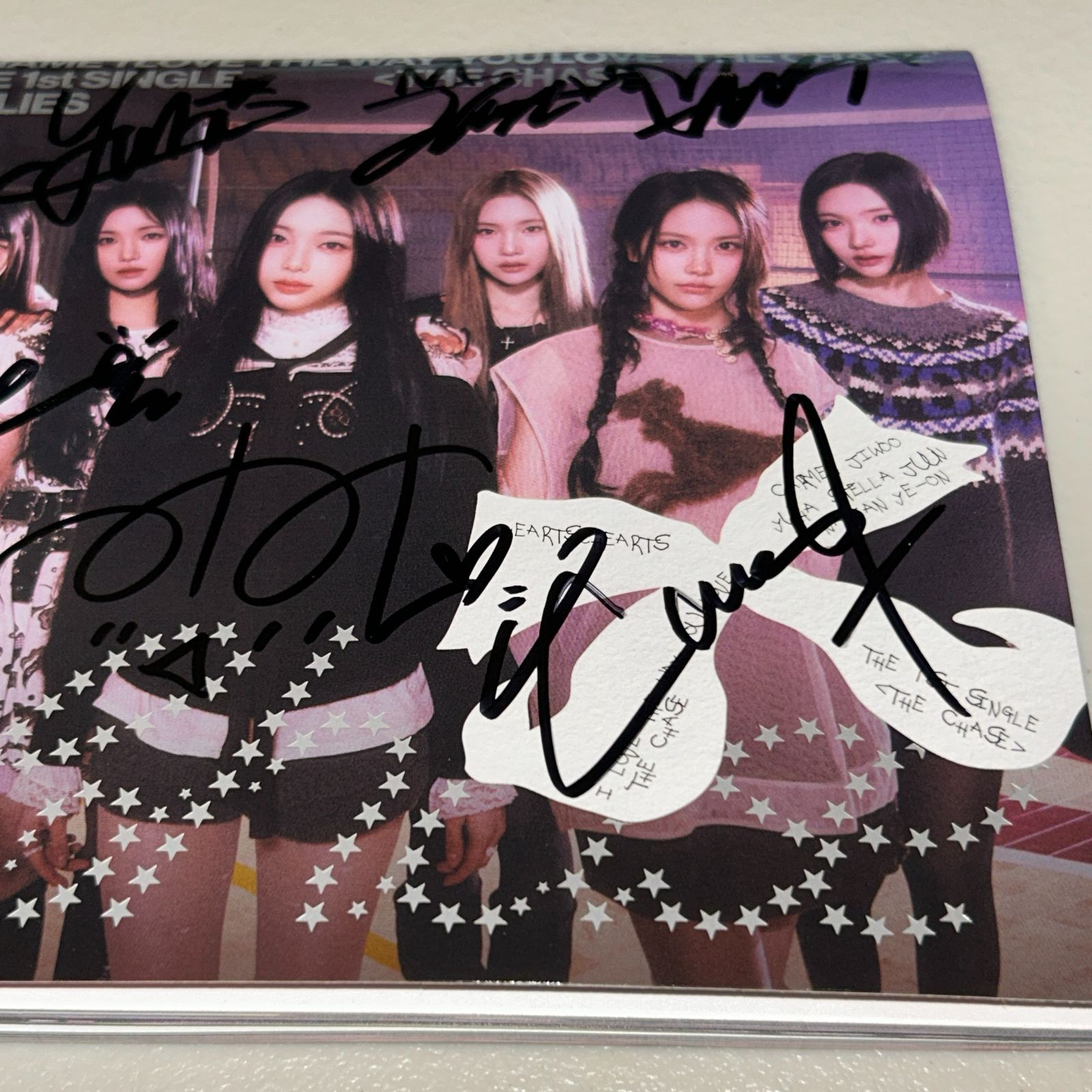 Hearts2Hearts 直筆サイン「The Chase」Photobook ver. - メルカリ