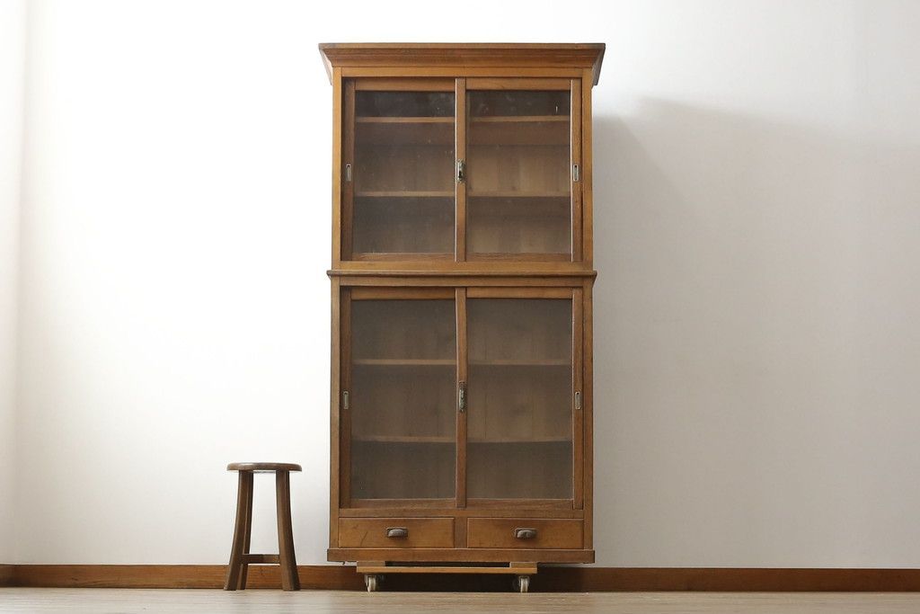 木製　キャビネット　2段　ガラス戸棚　飾り棚　アンティーク 木製 キャビネット 2段 ガラス戸棚 飾り棚 アンティーク アンティーク