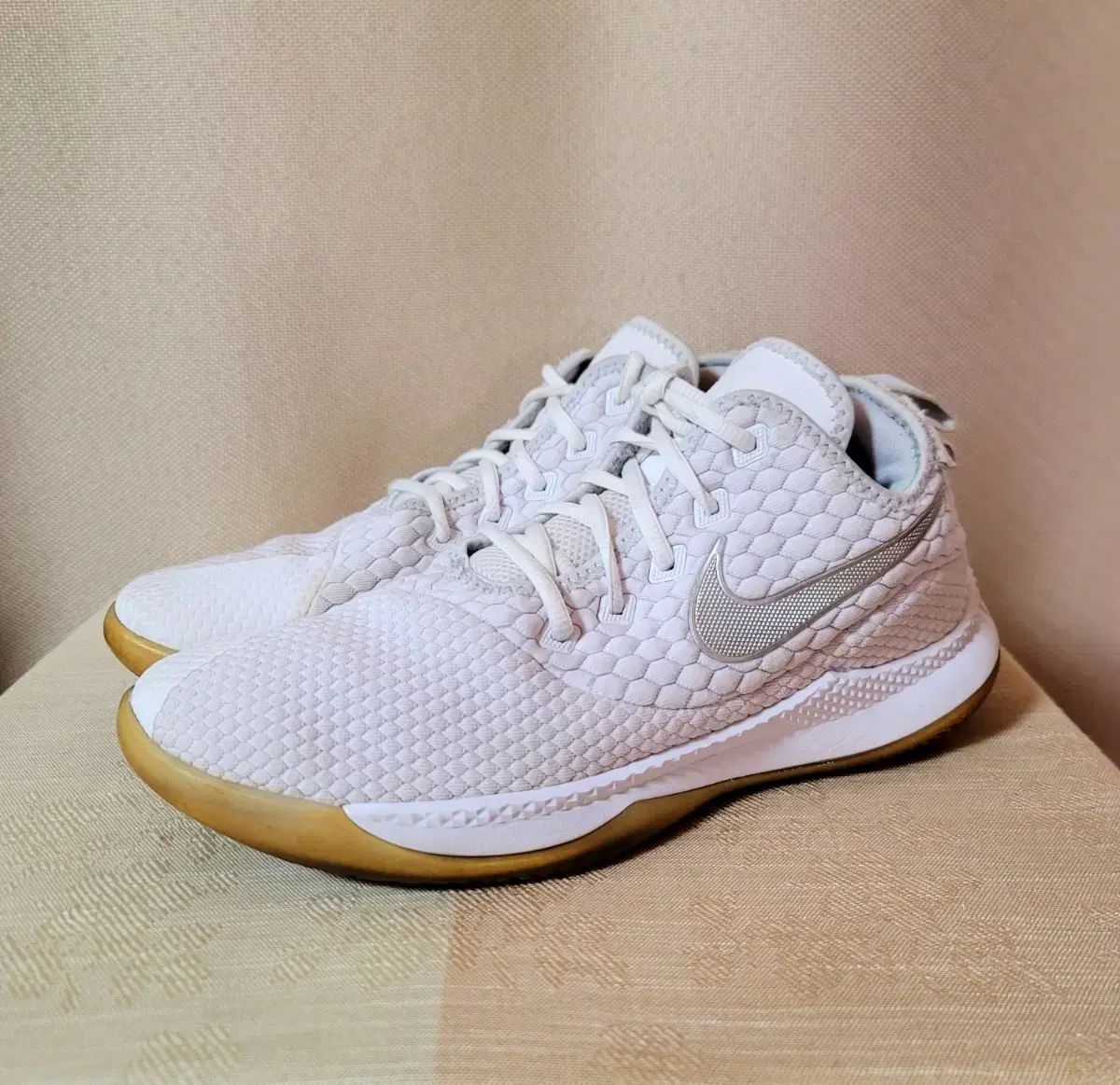 S.H.Figuarts ワンピース　ポートガス・D・エース　火拳 図説 見取り図でわかる 日本の城-ロシアと西側諸国と