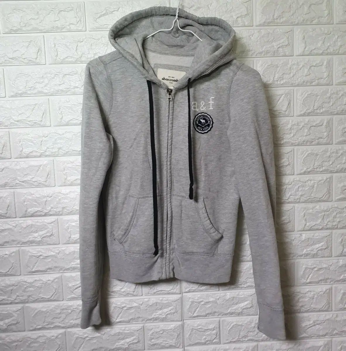 Abercrombie(アバクロンビー) ジップアップパーカー フード付き