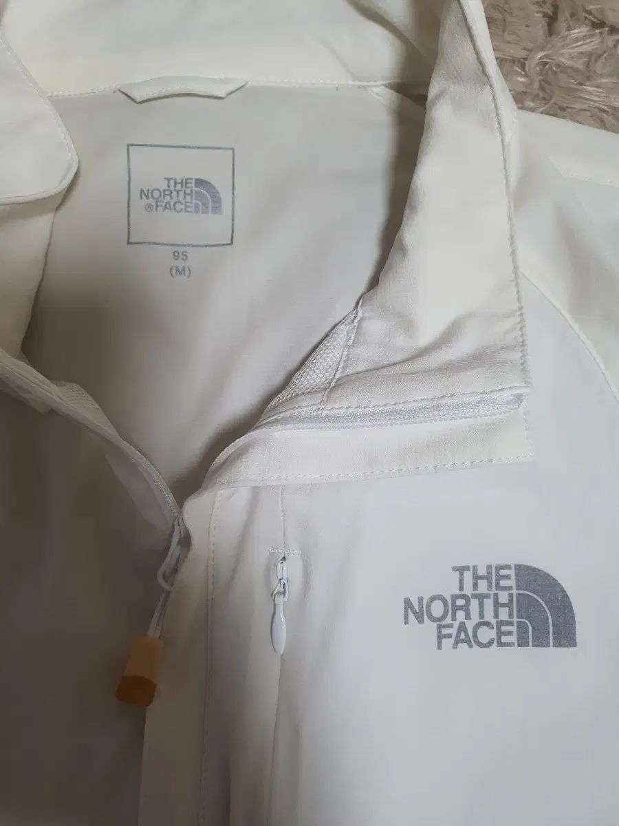 THE NORTH FACE ザノースフェイス ウィンドブレーカー サイズ 95