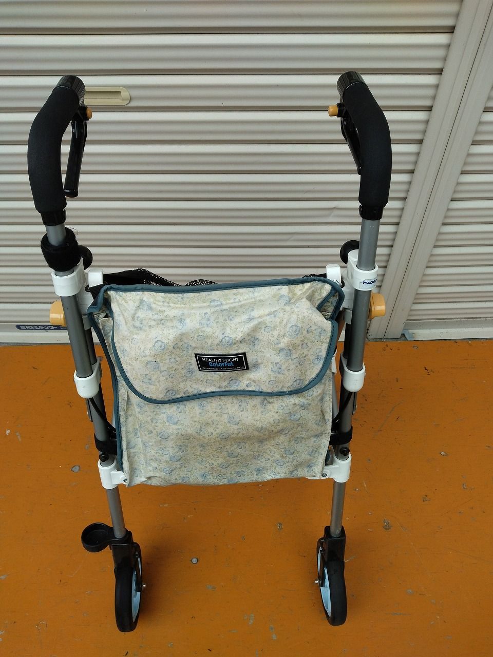 KM-24-1115-10 一部地域を除き送料無料　シルバーカー　歩行器　ヘルシーワン　ライトカラフル KM-24-1115-10 一部地域を除き送料無料 シルバーカー 歩行器 ヘルシー