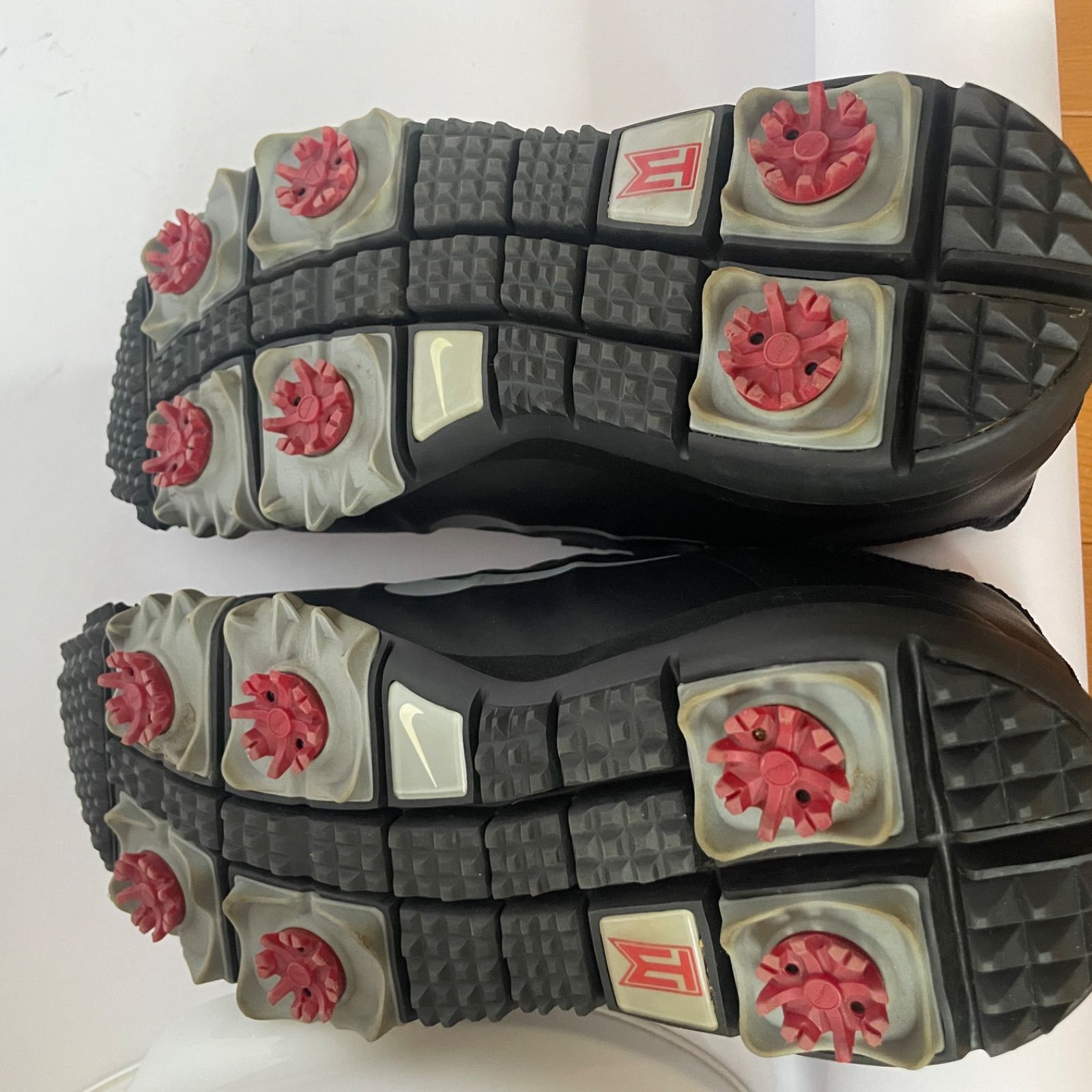 Nike タイガーウッズ13 ゴルフシューズ(スパイク付き) タイガー・ウッズの要望で生まれた新発想のゴルフシューズ