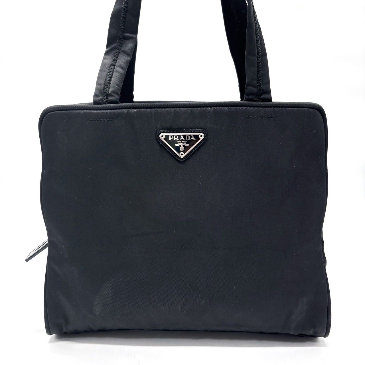 大人気✨ PRADA プラダ ハンドバッグ ブラック 黒 ナイロン 三角ロゴ PRADA プラダ ナイロン トート ハンド バッグ 三角 ロゴ プレート 黒色