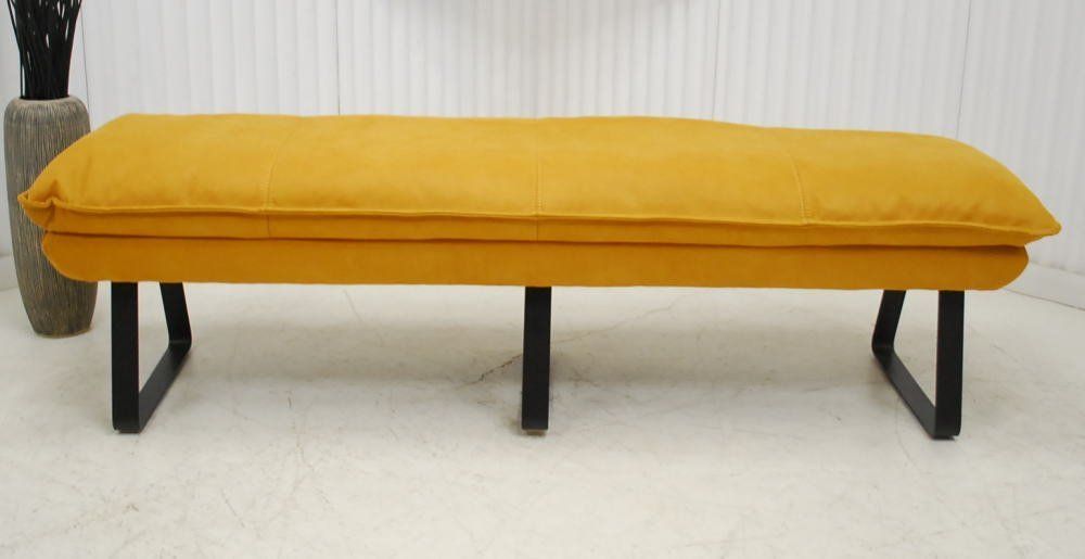 空間をお洒落に彩るデザイン ボリューム感たっぷりのベンチソファー