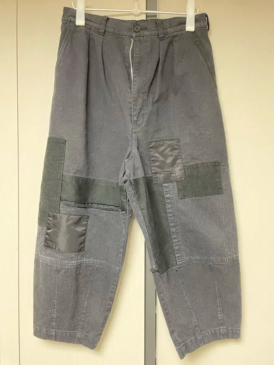 【雷市場（ポンジャン）商品韓国直送】 COMME des GARCONS(コム・デ・ギャルソン) オム マルチファブリック パッチ テーパード パンツ XS