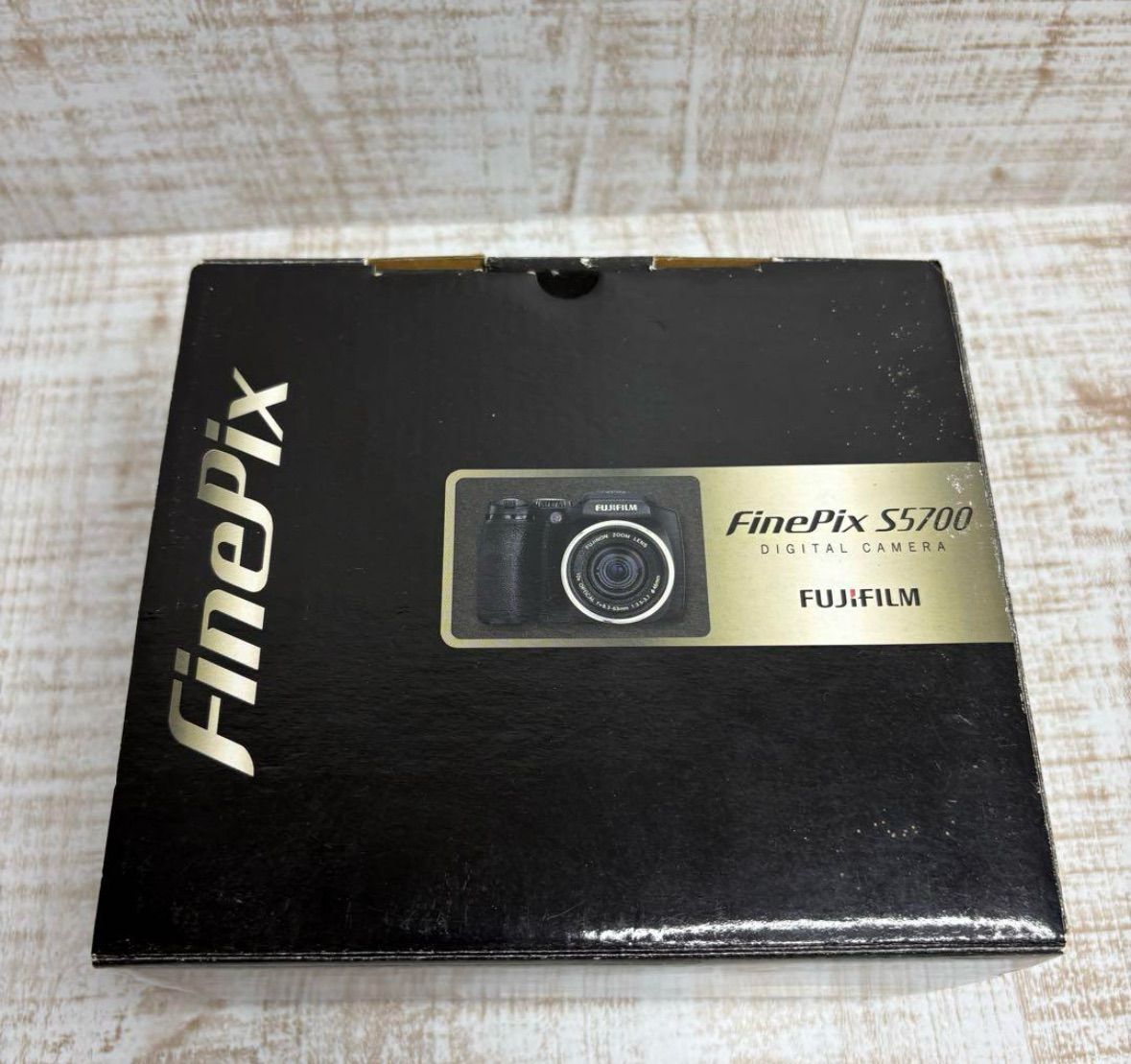 FUJIFILM Finepix S5700 フジフィルム