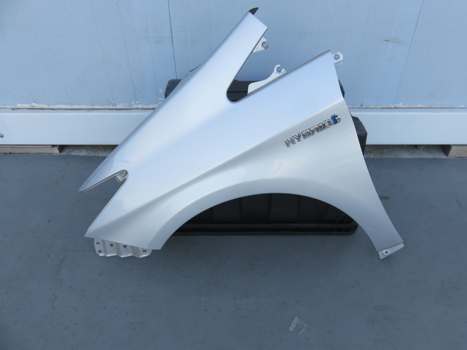 プリウス DAA-ZVW30 左フロントフェンダー 070 53802-47050 プリウス 