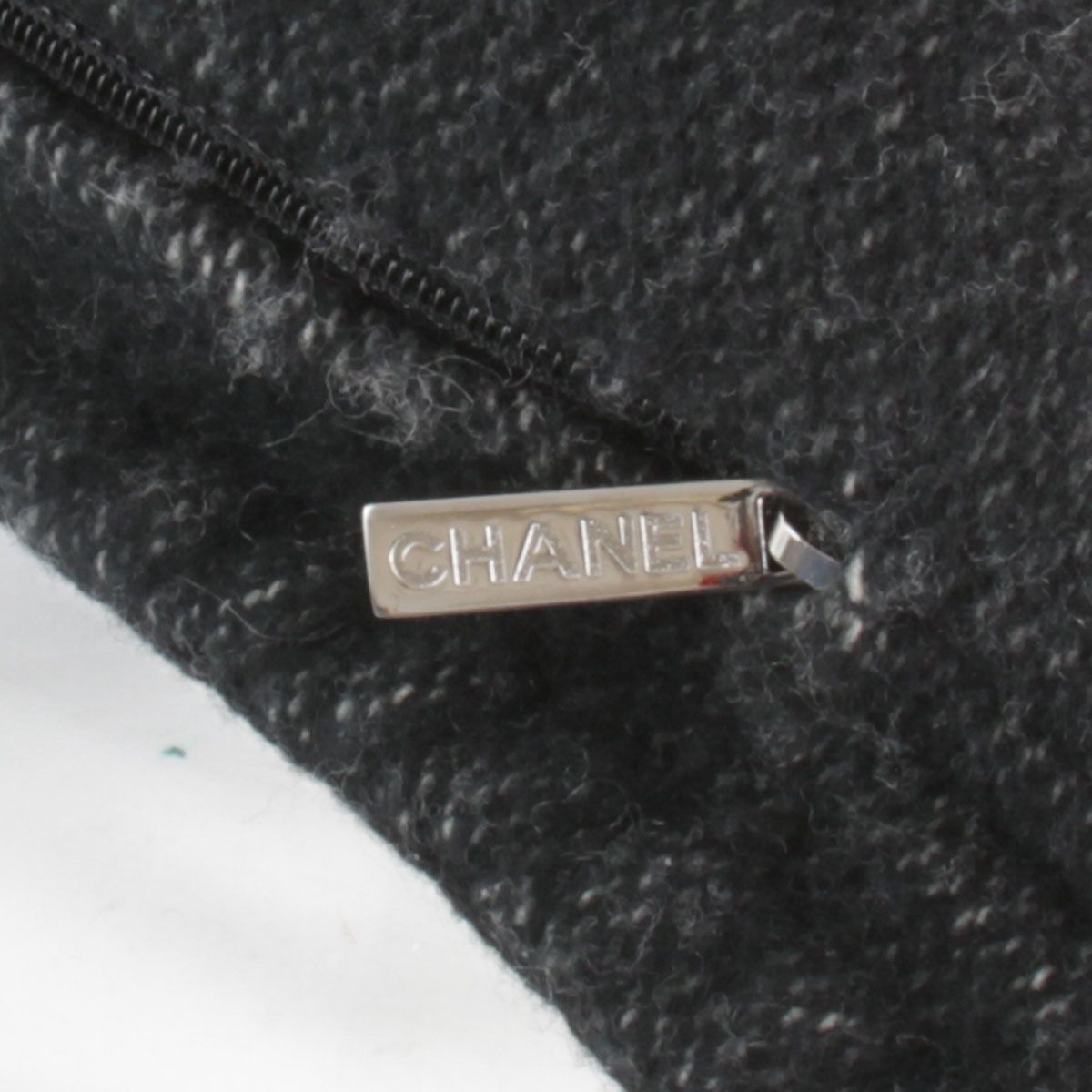 CHANEL - 良品『USED』 CHANEL シャネル クッションカバー インテリアその他 ウール90%/カシミア10% ブラック×ホワイト【中古】 良品『USED』 シャネル クッションカバー インテリアその他