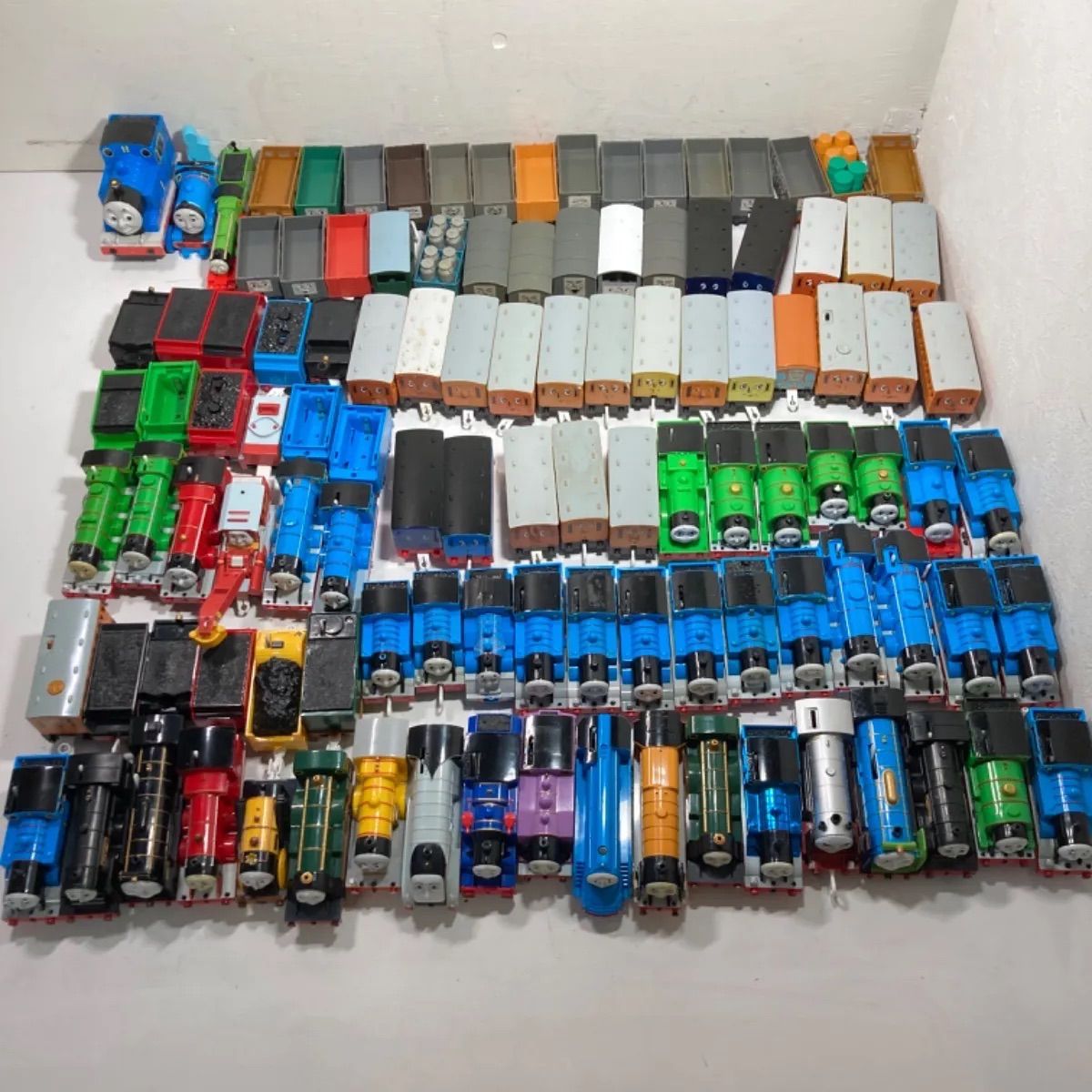 ⭐︎プラレール　美品　大量　まとめ売り⭐︎ ☆TOMY トミー 機関車トーマス プラレール 列車、貨車 大量 101