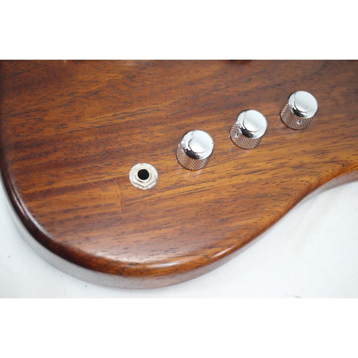 ＧＵＩＴＡＲ ＢＡＳＳ