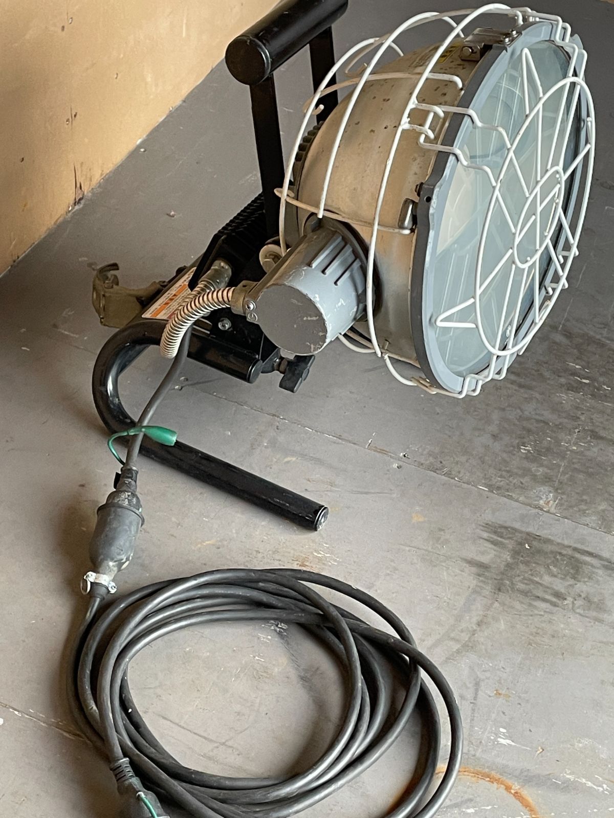 ライトボーイ 投光器 100v 現場用 単管 スポットライト 投光機 業務