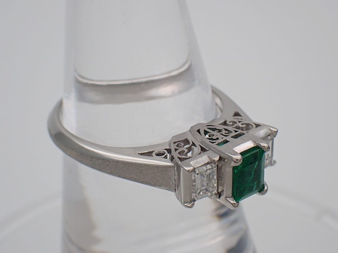 PT900 プラチナ ダイヤ エメラルド リング E0.36ct D0.36ct 11号 5.41g  