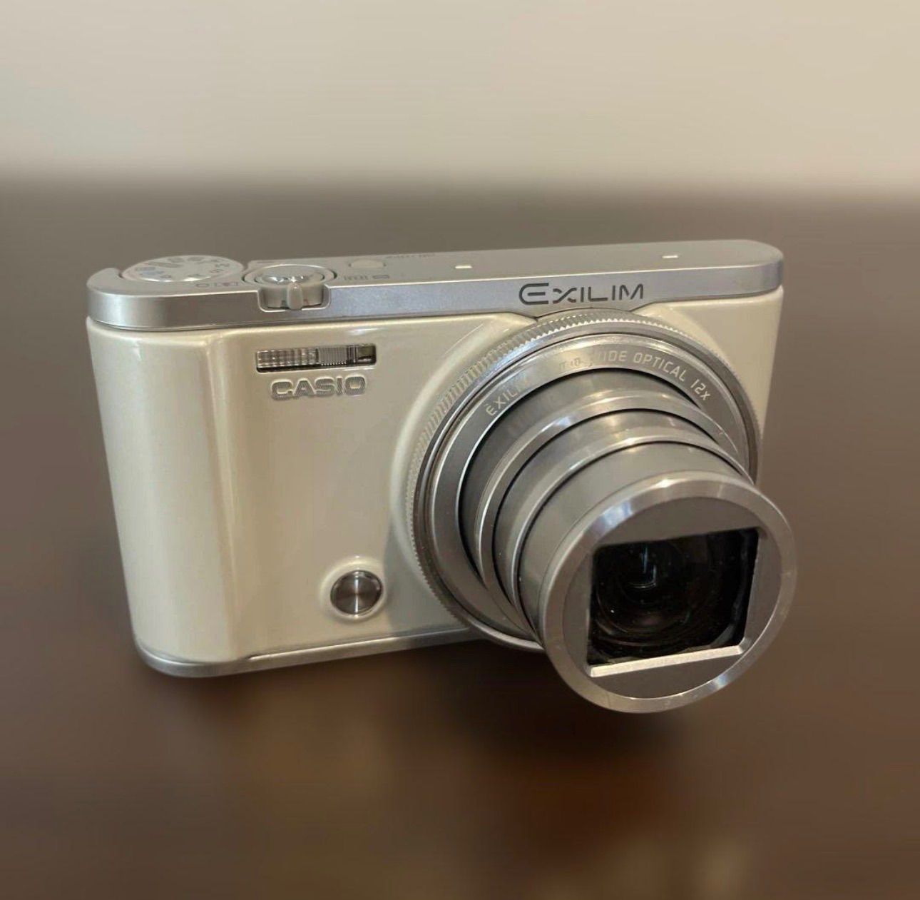 4706 CASIO カシオ EXILIM ZR3200 ホワイト デジカメ - メルカリ