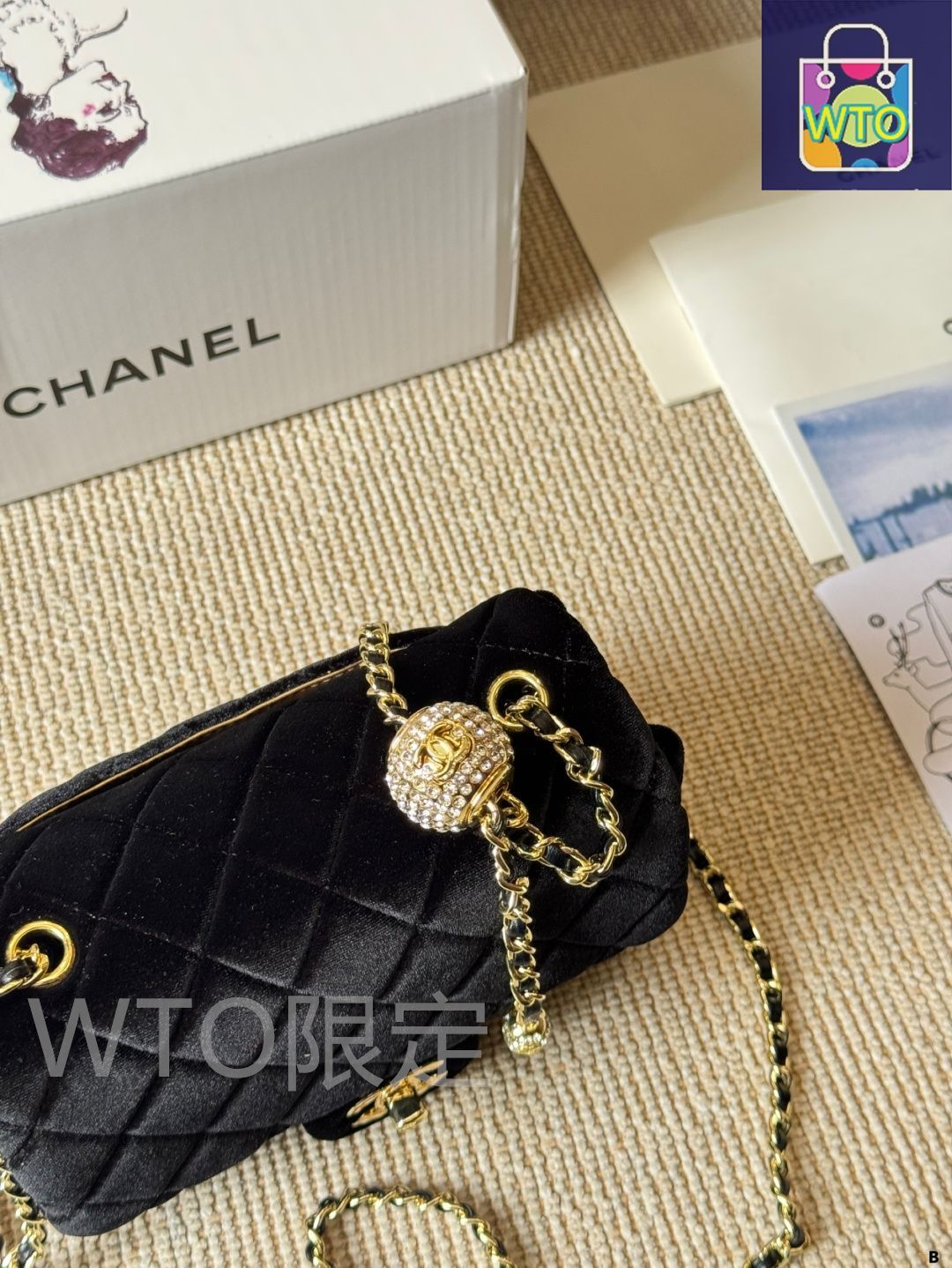 CHANEL 黒 ベルベット トートバッグ 今日特価】Chanel 黒金ベルベットドリルボール シャネル 小羊皮
