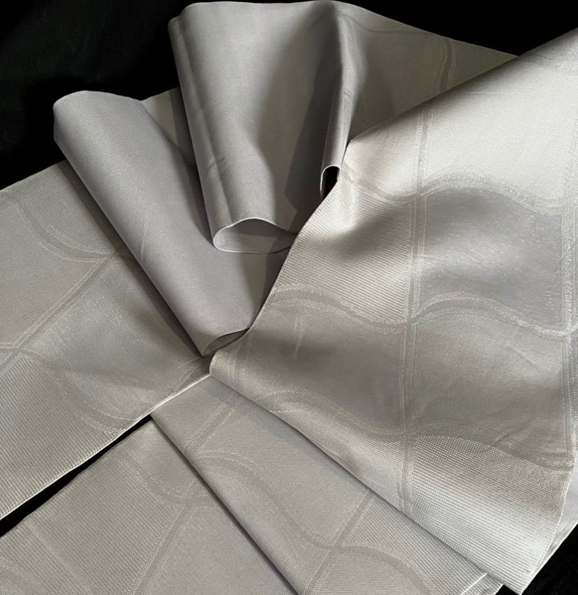 〈紗のシルバーグレーの袋帯〉SALE シンプル　軽い　粋　クール　織り出し銀の帯