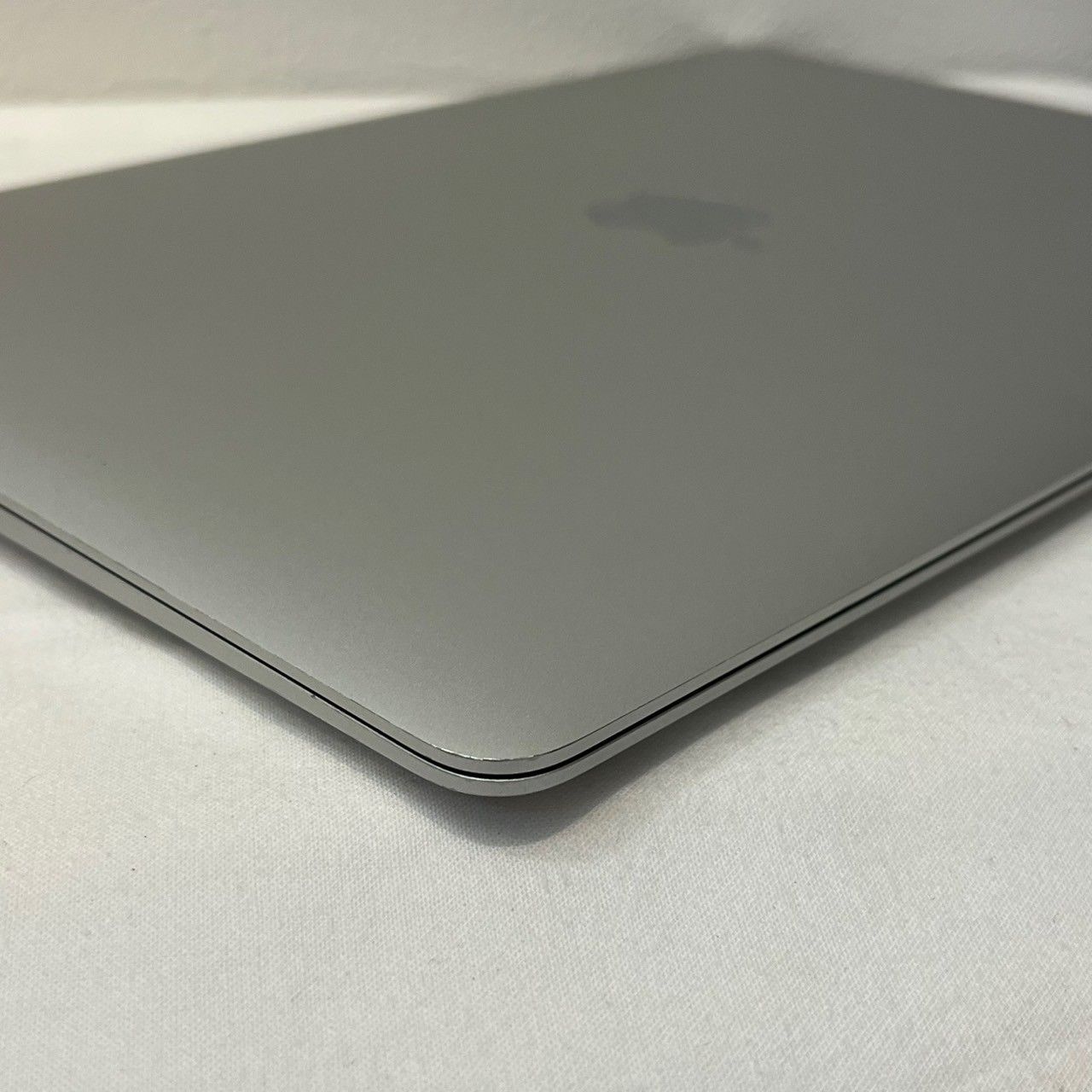良品】MacBook/Air/M1/2020/シルバー/16GB/256GB/バッテリー84