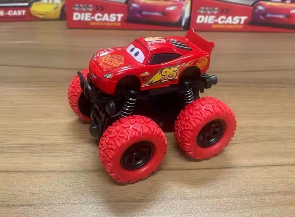 新品未使用 ディズニー カーズ 巨大モンスタートラック