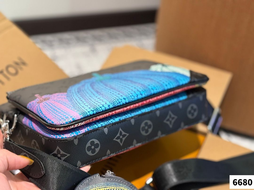 【便利なポケットセット ♡３色】Louis Vuitton ポシェット LOUIS VUITTON メンズ 3-in-1 ポシェット ? 25×18cm [本日特価