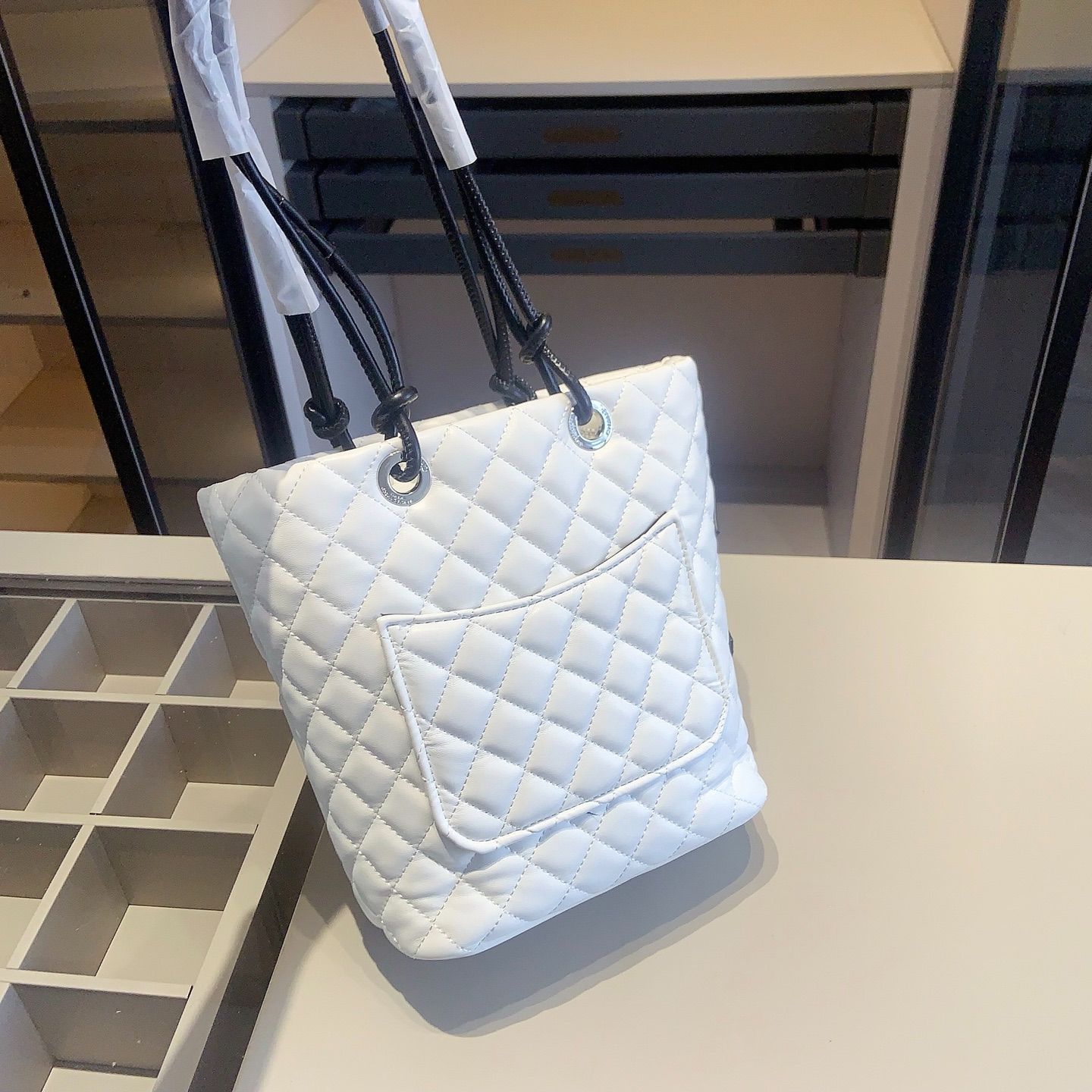 【国内発送/上品なホワイトカラー♪】CHANEL バックパック 3WAY 3wayでリュックやショルダーに♪【CHANEL】25C バックパック