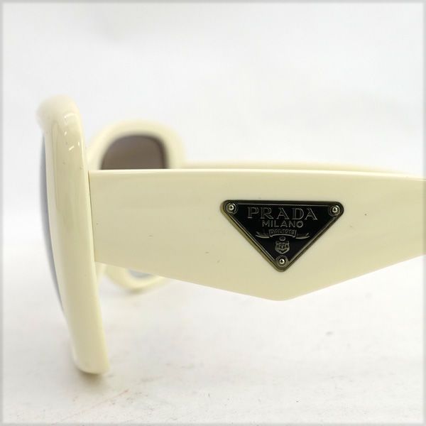 PRADA / プラダ □サングラス オフホワイト ケース付き メタルロゴ  