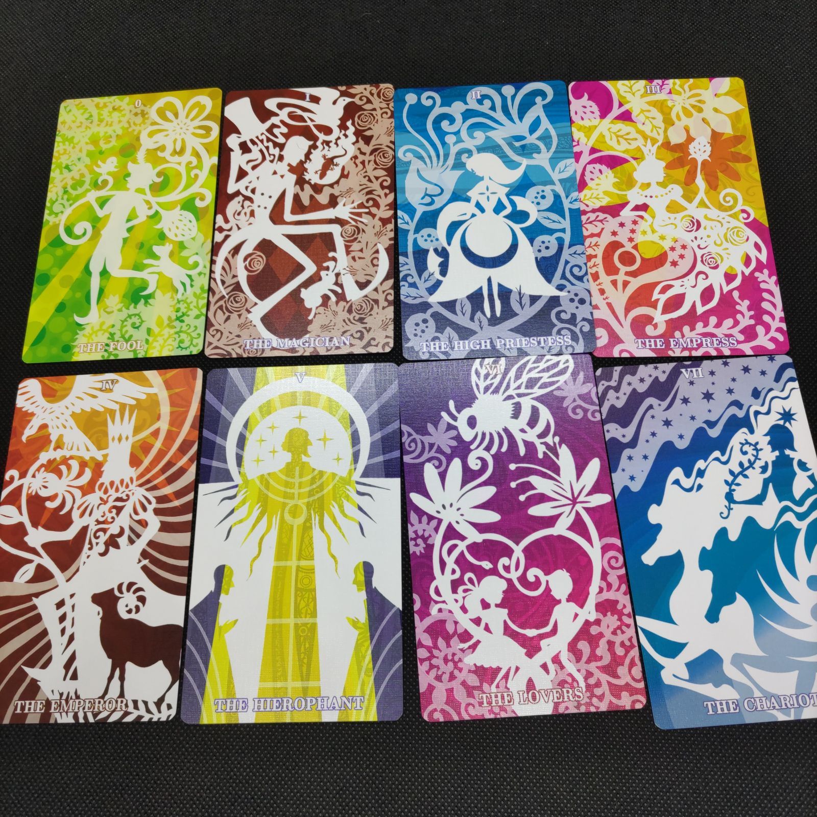 日本未入荷】SILHOUETTES TAROT R シルエットタロット白 - メルカリ