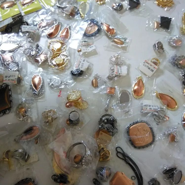K068 七宝焼アクセサリー素材　大量100点セット K068 七宝焼アクセサリー素材 大量100点セット 七宝工房くじゃく
