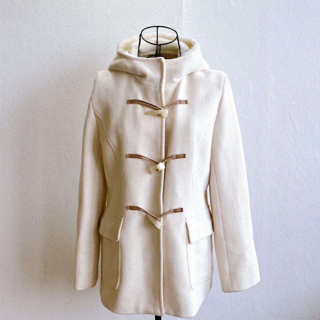 INEDホワイト ダッフルコート フード付き　日本製　美品 良品⭐️ イネド INED ダッフルコート アウター フード付き パーカー