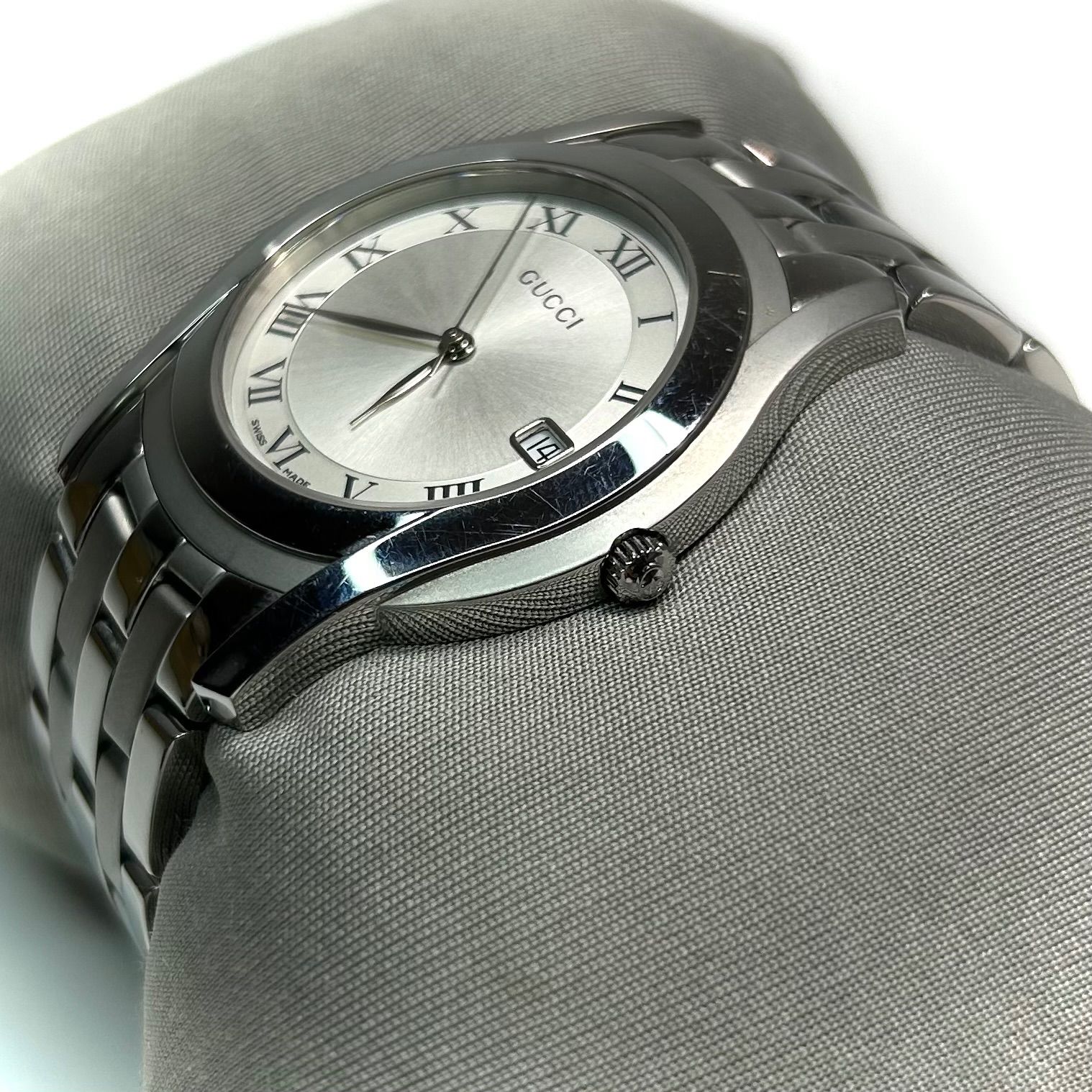 GUCCI グッチ 腕時計 5500M 稼働品 シルバー ウォッチ　白文字盤 GUCCI グッチ シルバー ホワイト 文字盤 5500M 腕時計 クォーツ 稼動