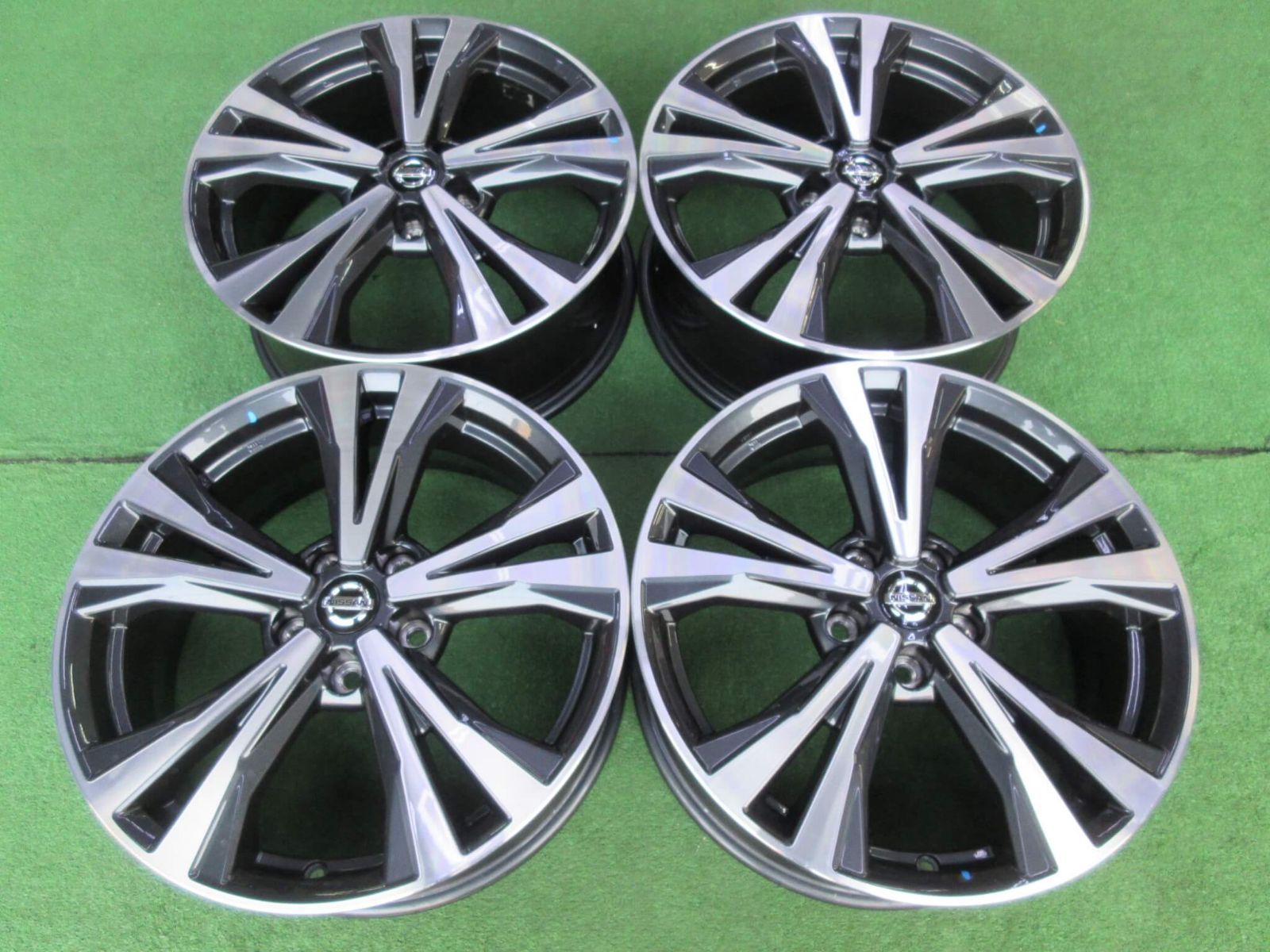 日産 T32エクストレイル純正ホイール 7J-18 5H114.3 +45 新車外しの