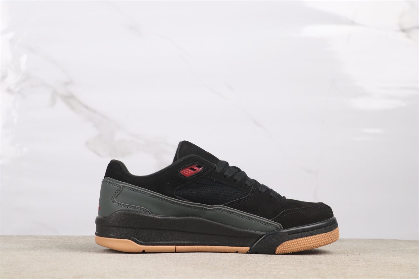 HF 3255-001ナイキ ジョーダン フライトコート ブラック ガム