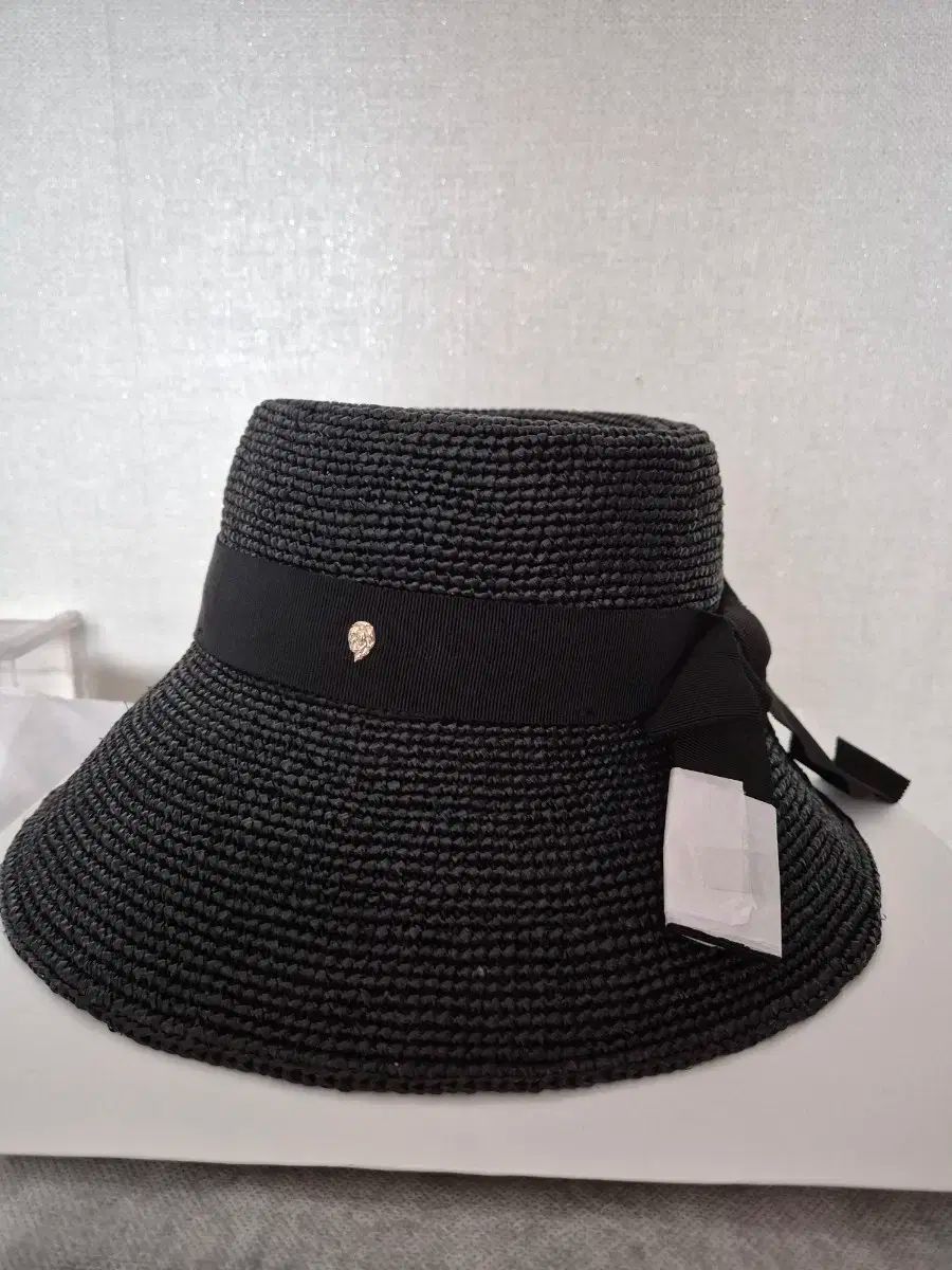 ヘレンズ カミンスキー クローバー チャコール 25 年 5 月