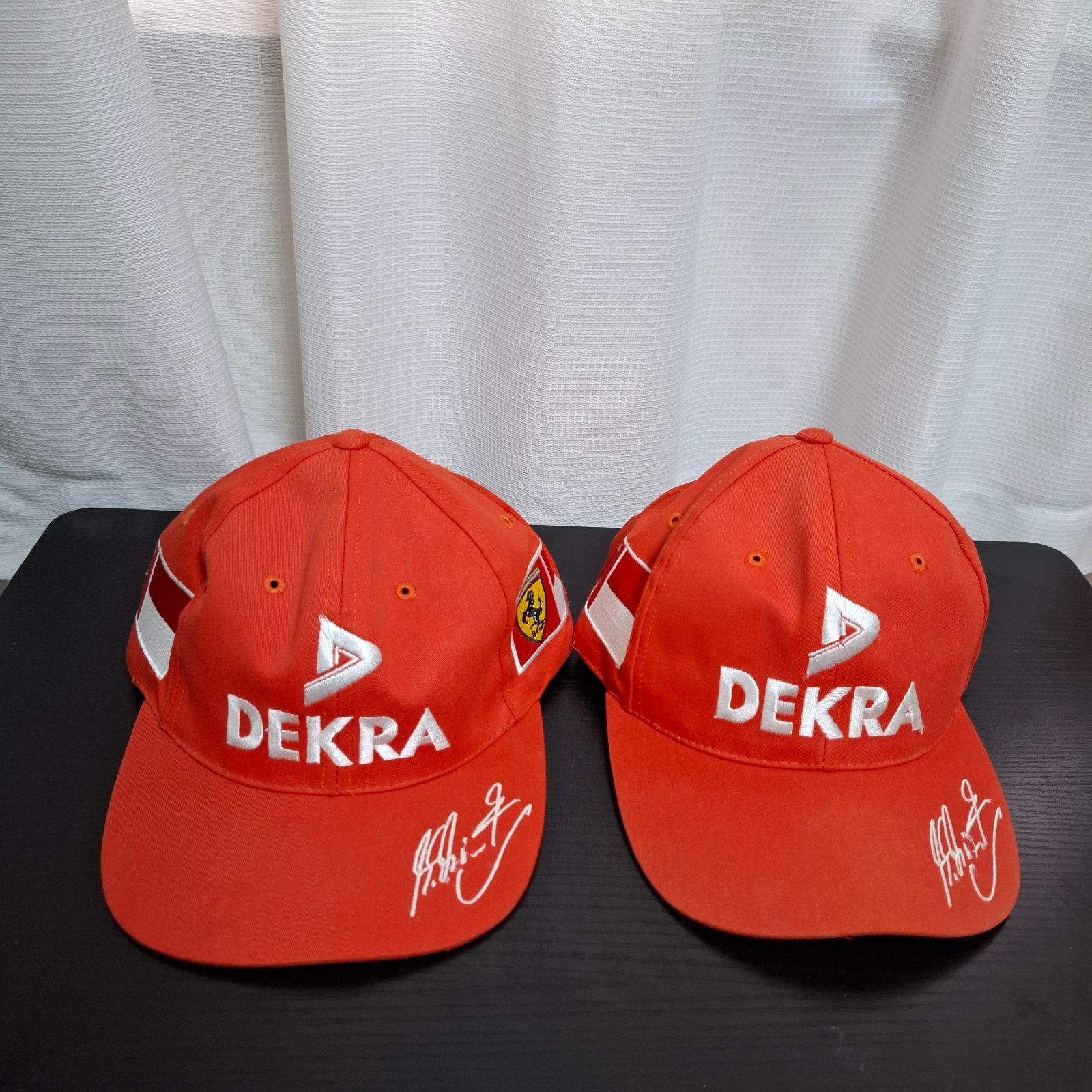 M・シューマッハ 2006年　キャップ　 直筆サイン入り 2個売りなら8000円 美品 サイン入り 記念 車 フェラーリ デクラ
