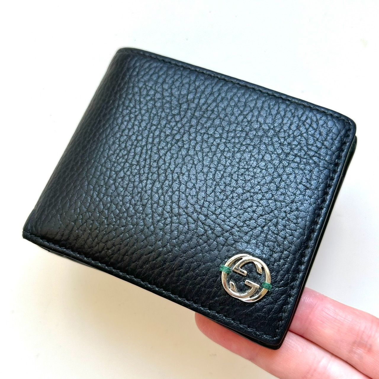 GUCCI 二つ折り財布　インターロッキング　レザー GUCCI インターロッキング 二つ折り財布 グリーン｜Yahoo!フリマ