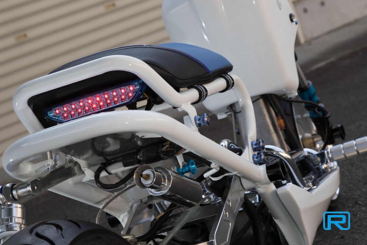 虎*い様 ズーマーシートフレームテールランプ 虎*い様 ズーマーシートフレームテールランプ 楽天市場