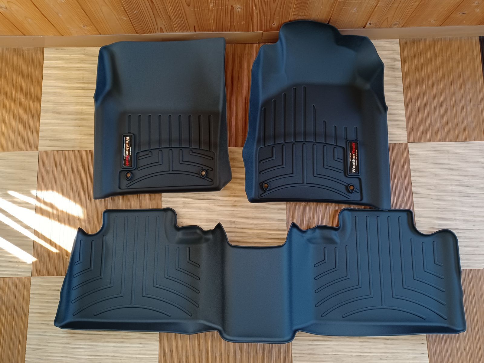 新品】WeatherTech 正規品 Jeep ジープ グランドチェロキー フロア 