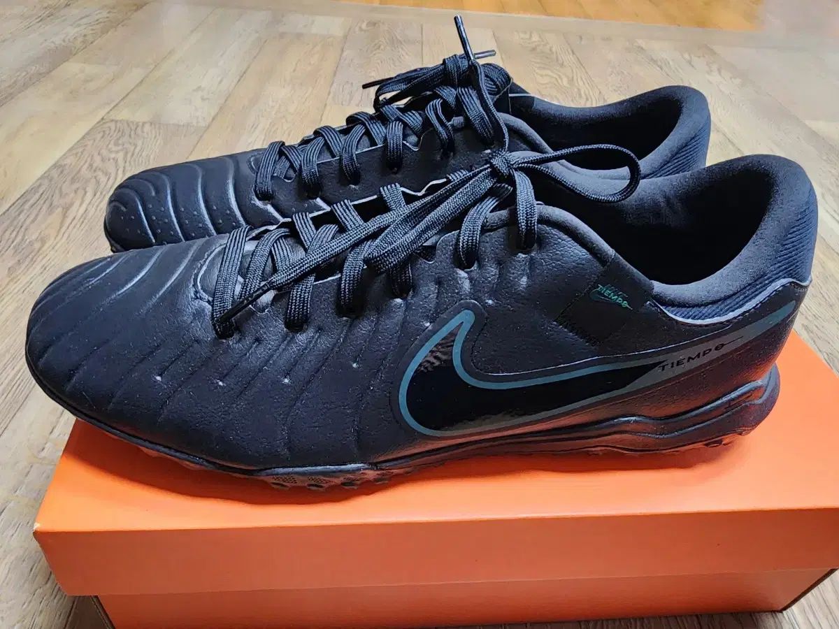 NIKE ナイキ サッカーシューズ ティエンポ レジェンド 10