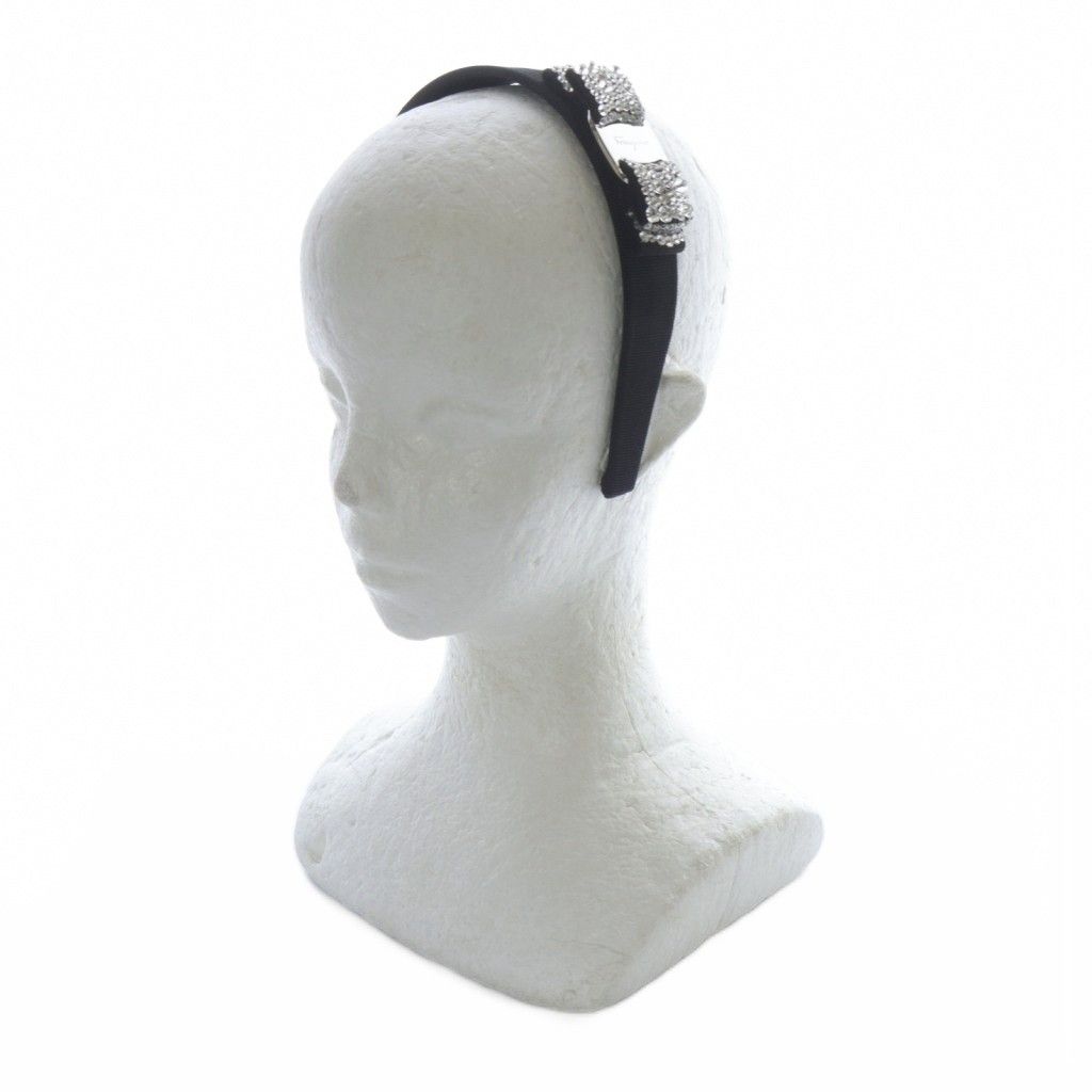 【極美品】サルヴァトーレフェラガモ ヴァラリボン ラインストーン カチューシャ フェラガモ サテン ヴァラリボン ラインストーン カチューシャ