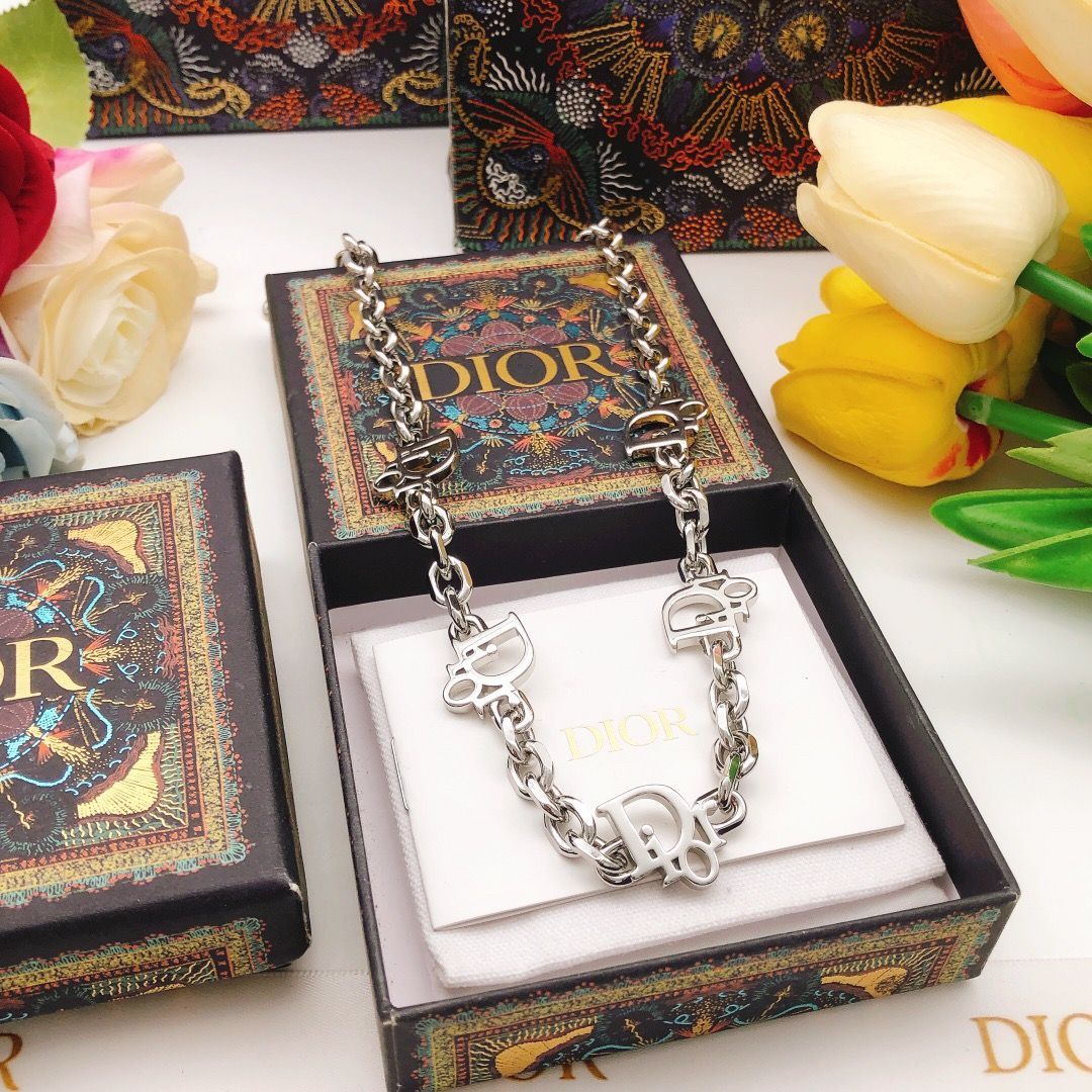 新品未使用 Dior クリスチャンディオール 美品 ネックレス - メルカリ