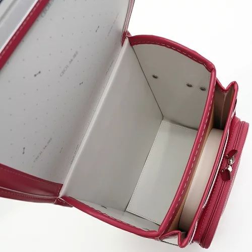 セシルマクビー 女の子