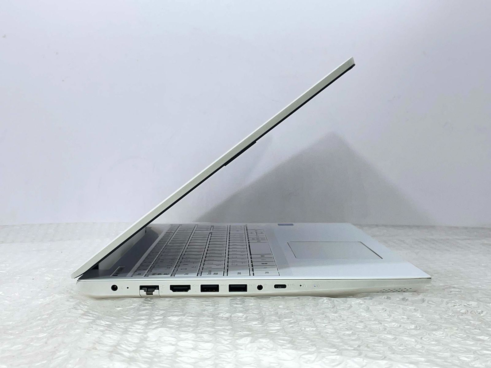 ノートパソコン PC-NS200R2W2 PC-NS200R2W2 NEC LAVIE Note Standard NS200/R2W PC-NS200R2W 価格