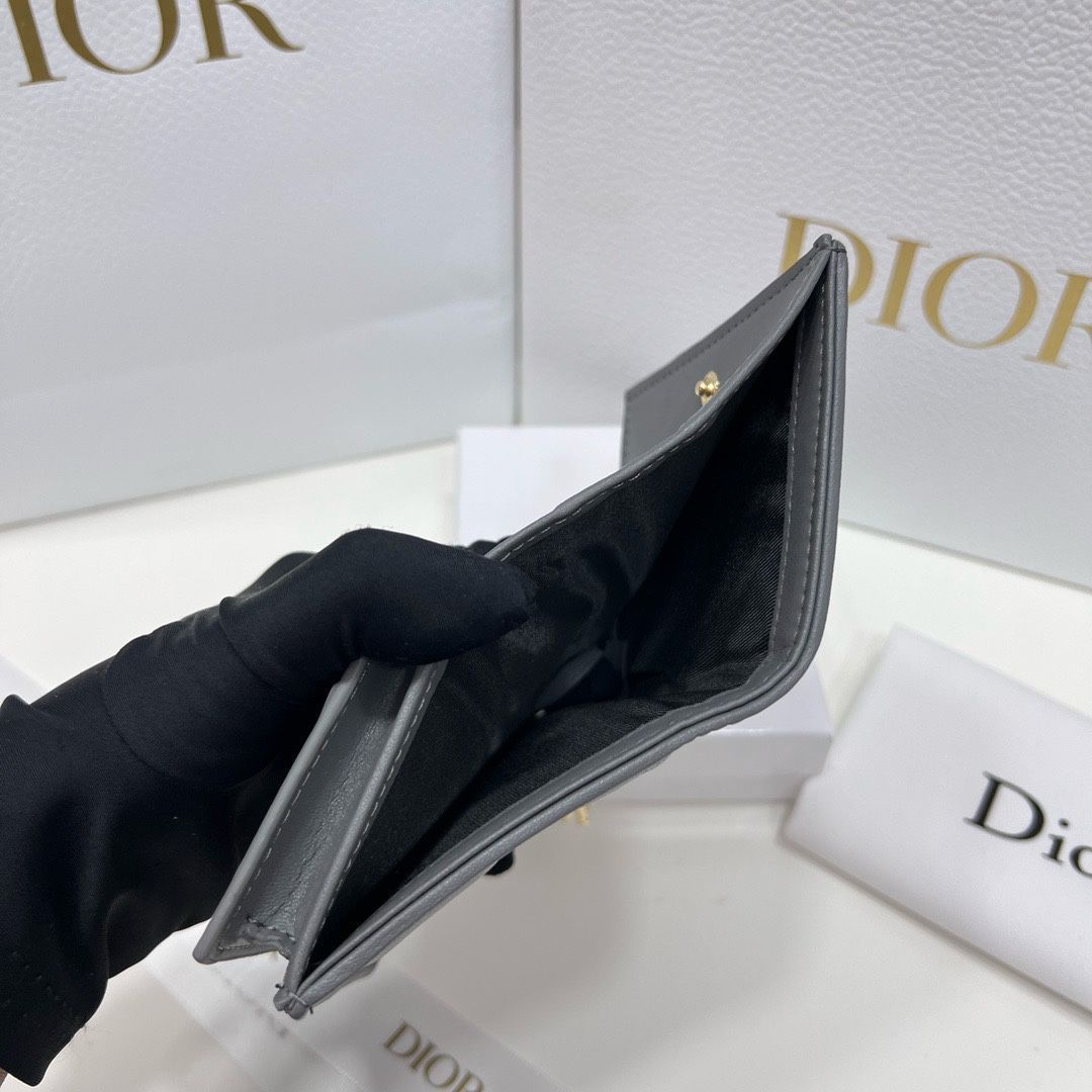 本日限定特価】Dior ミニレディディオール財布 秋冬新作