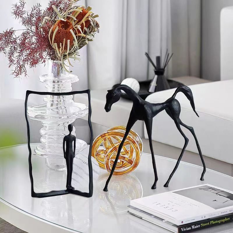 北欧風インテリア クリエイティブな足が細い 馬 オブジェ