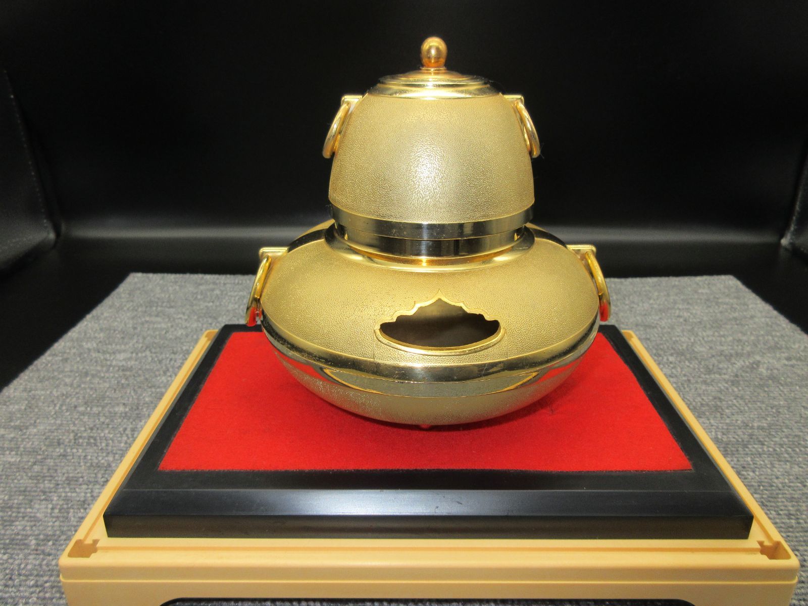 Ｂ級品】吉祥開運 黄金茶釜 24金メッキ 縁起物 置物 - Gallery