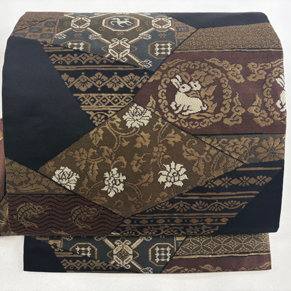 名古屋帯 秀品 花兎 花唐草 箔 黒 正絹