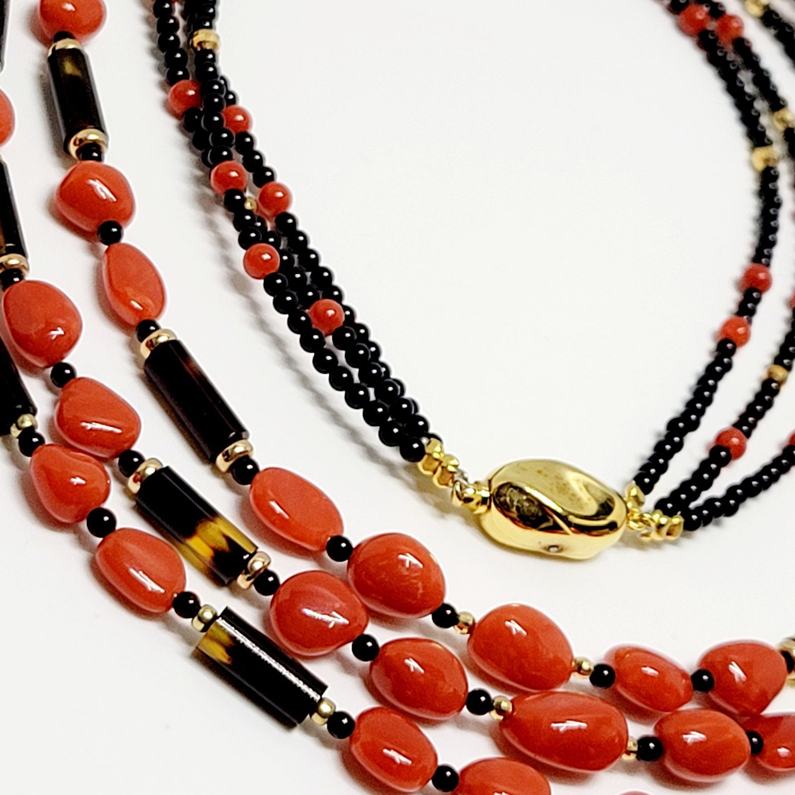 珊瑚ネックレスK18 赤珊瑚3連