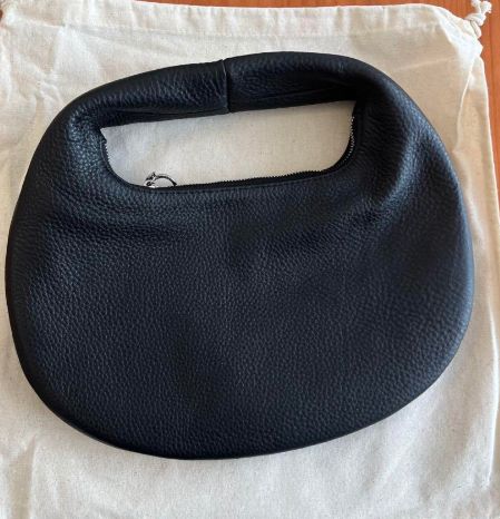アエタ ROUND ONE SHOULDER M ハンドバッグ ディアレザー 黒 - メルカリ