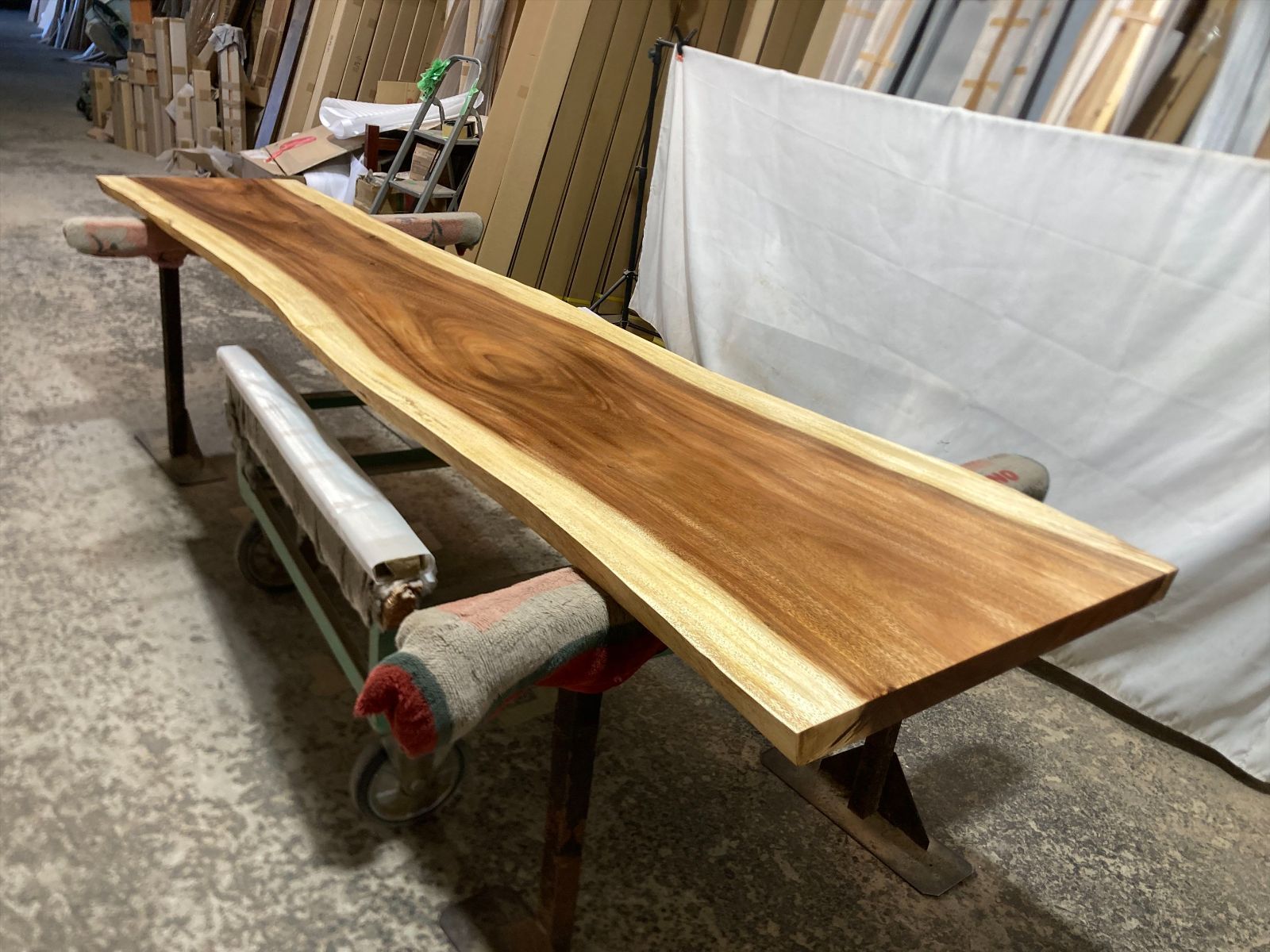 センターテーブル 内装