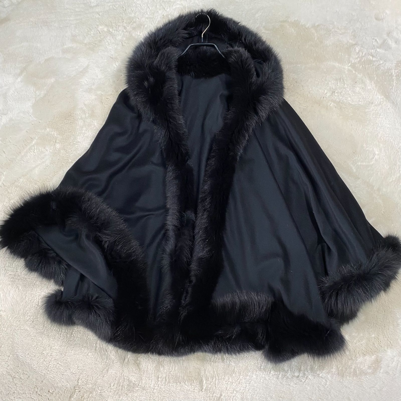 ピュアカシミヤ フード付取り外し ファー付き ポンチョ ケープ ブラック